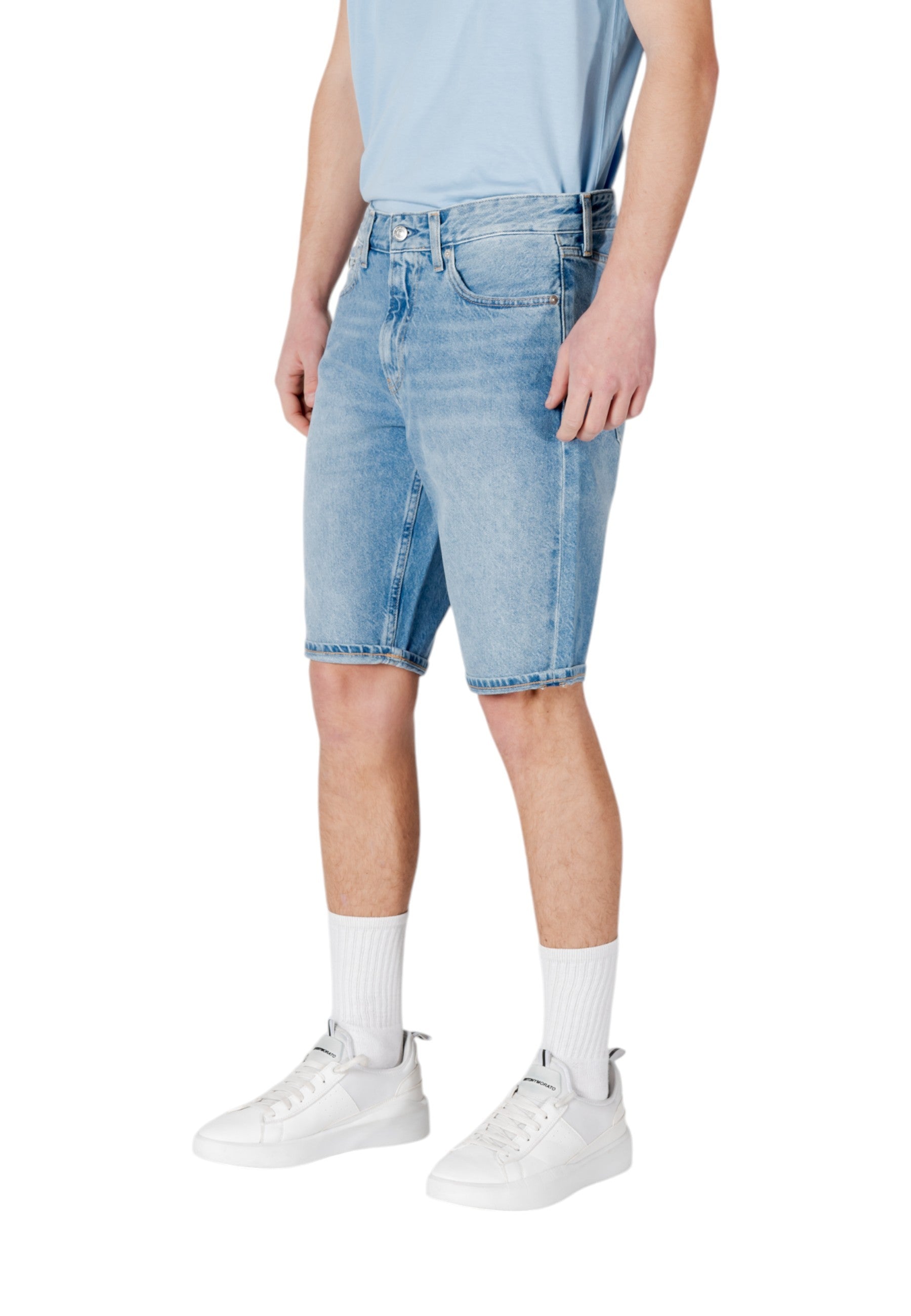 193871323.jpg