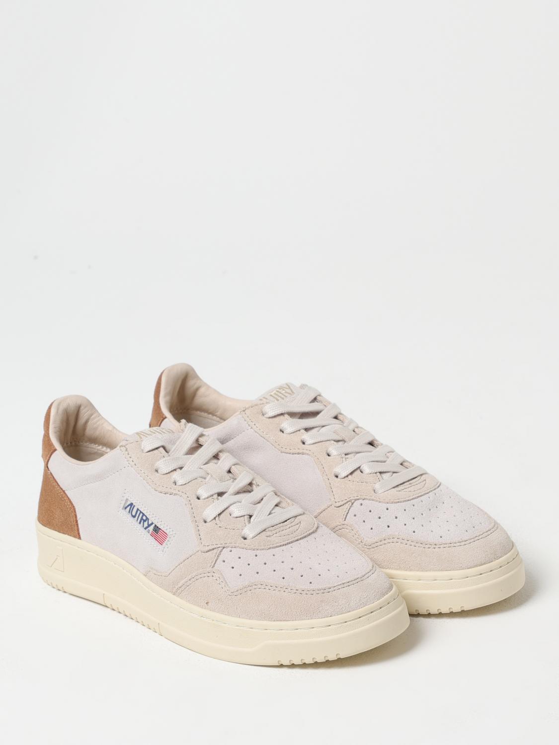 Medalist Low Top Sneakers