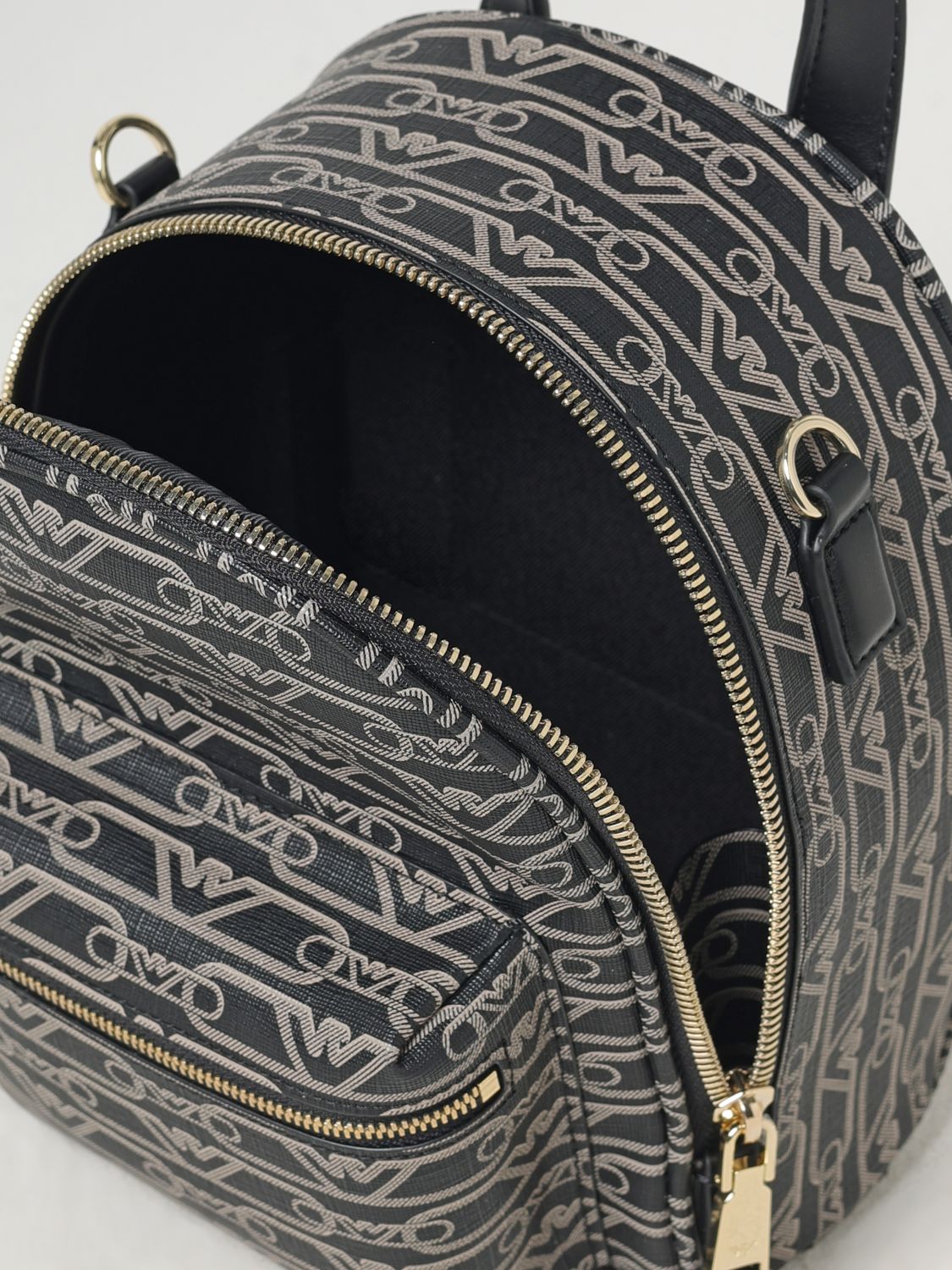 Elegant Leather Backpack with Zip Closure