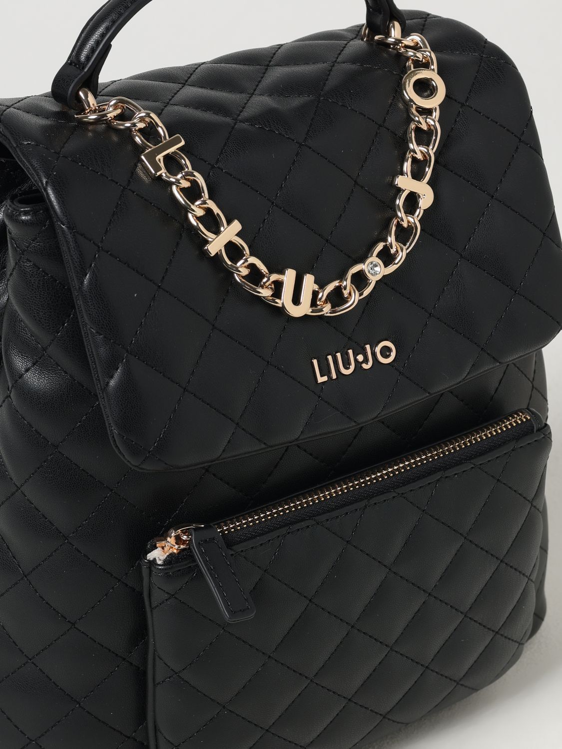 Elegant Quilted Shoulder Bag with Chain Strap
