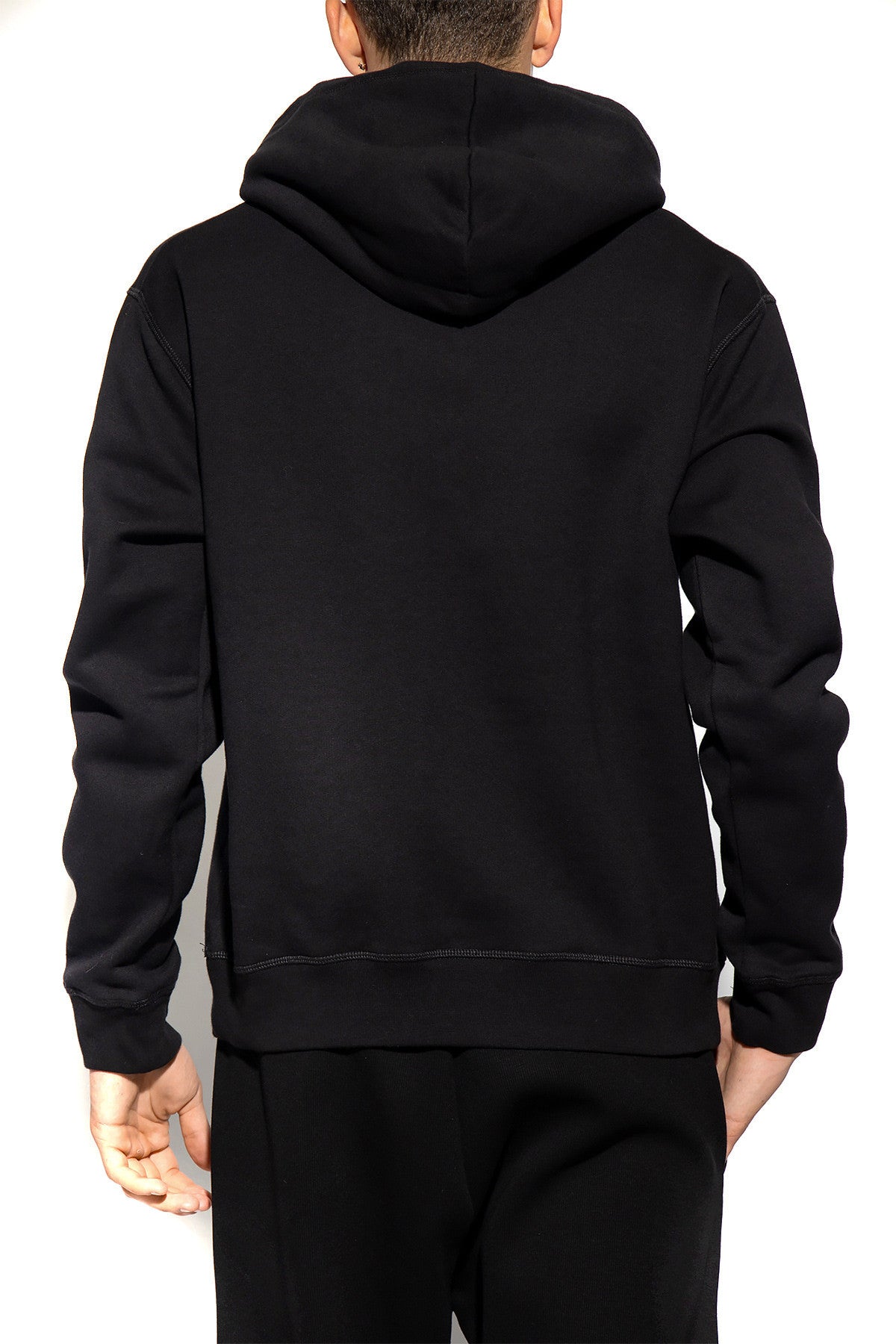 228435665.jpg