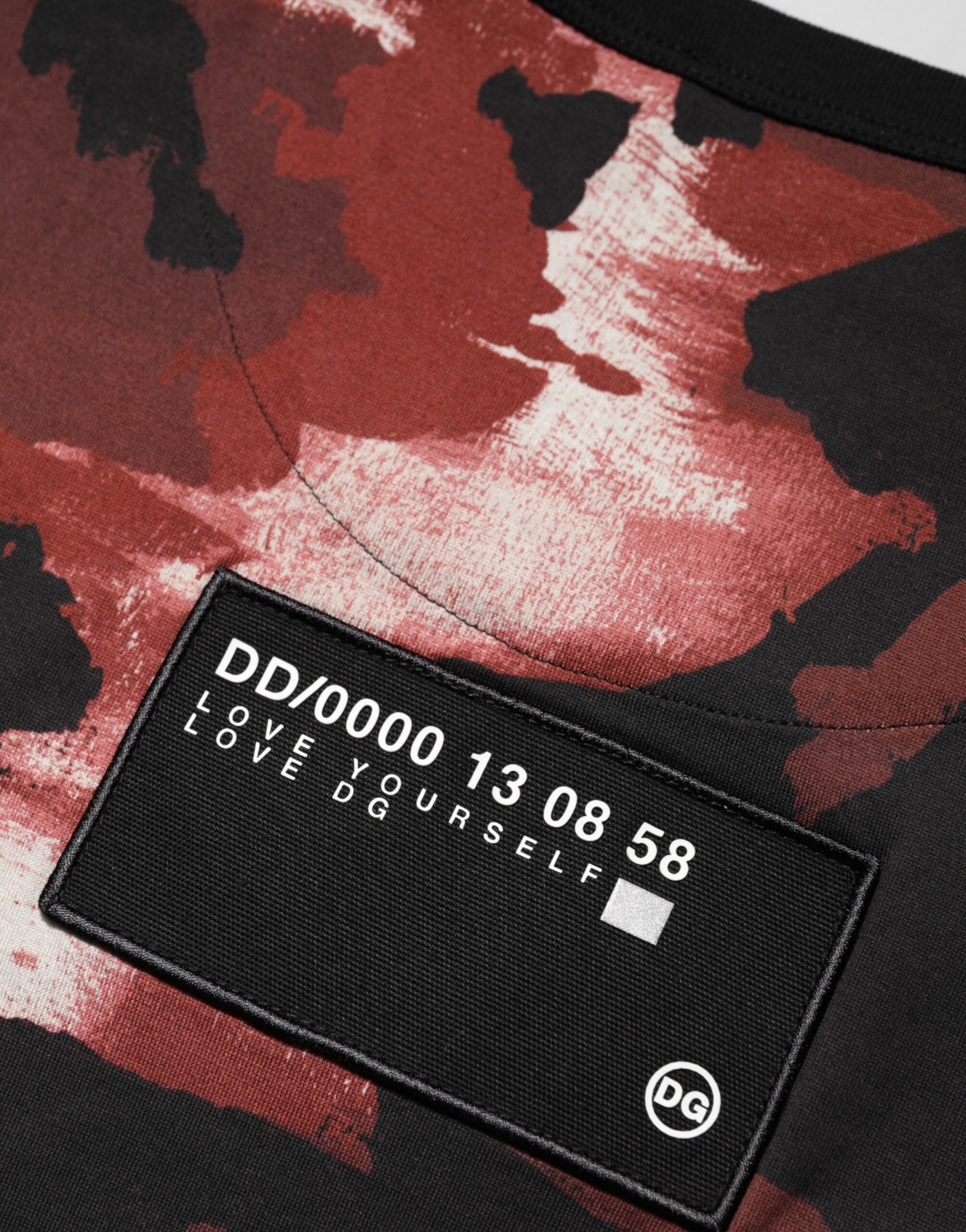 293128384.jpg