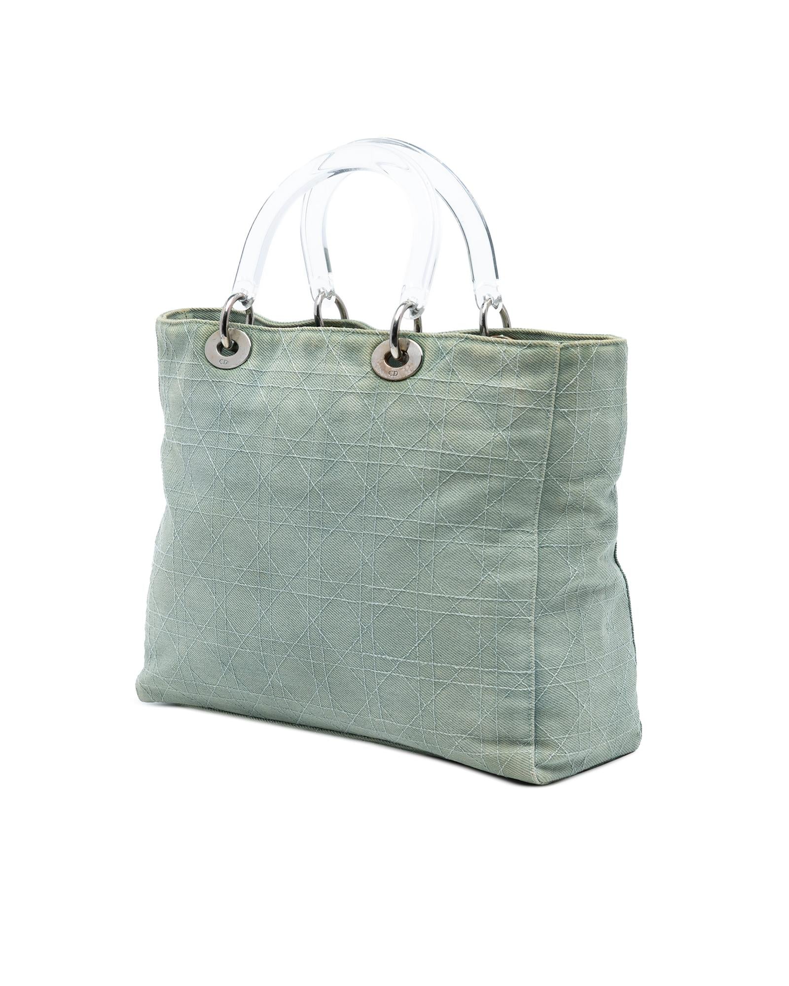 293426126.jpg