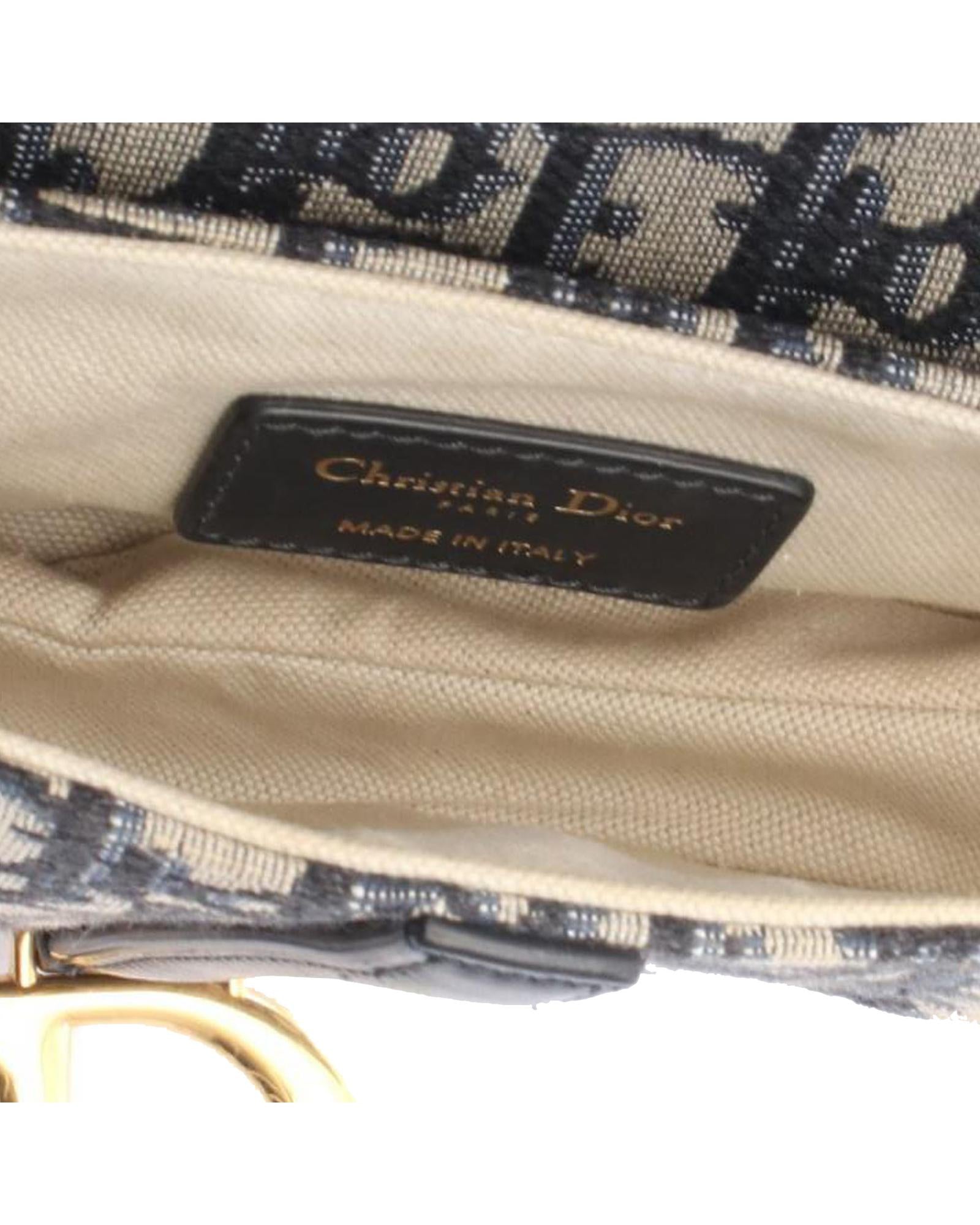 293471328.jpg