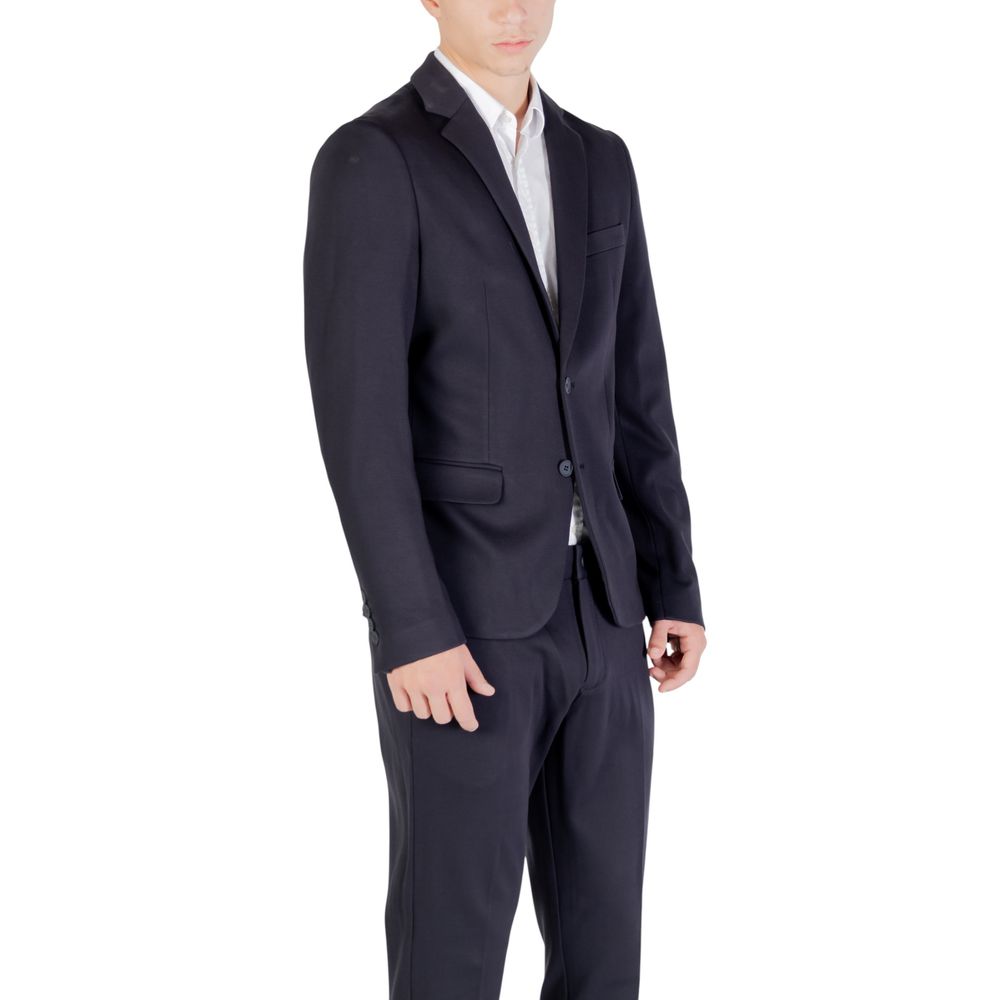 293704714.jpg