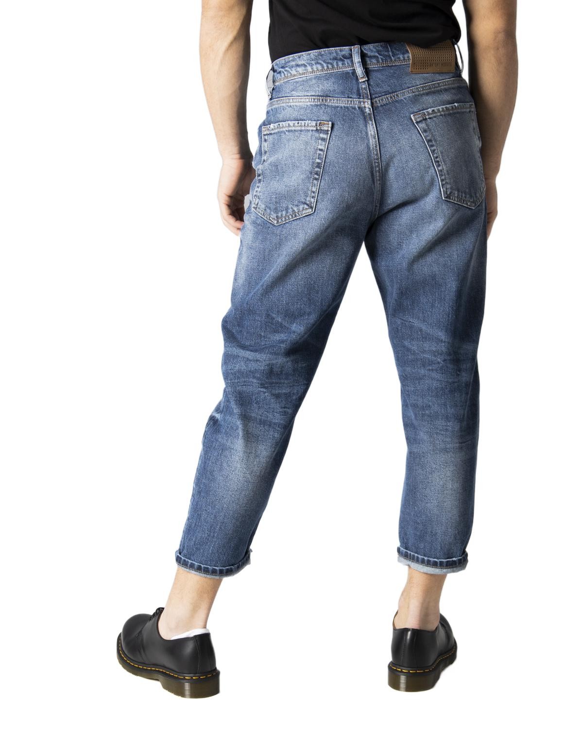 301634400.jpg