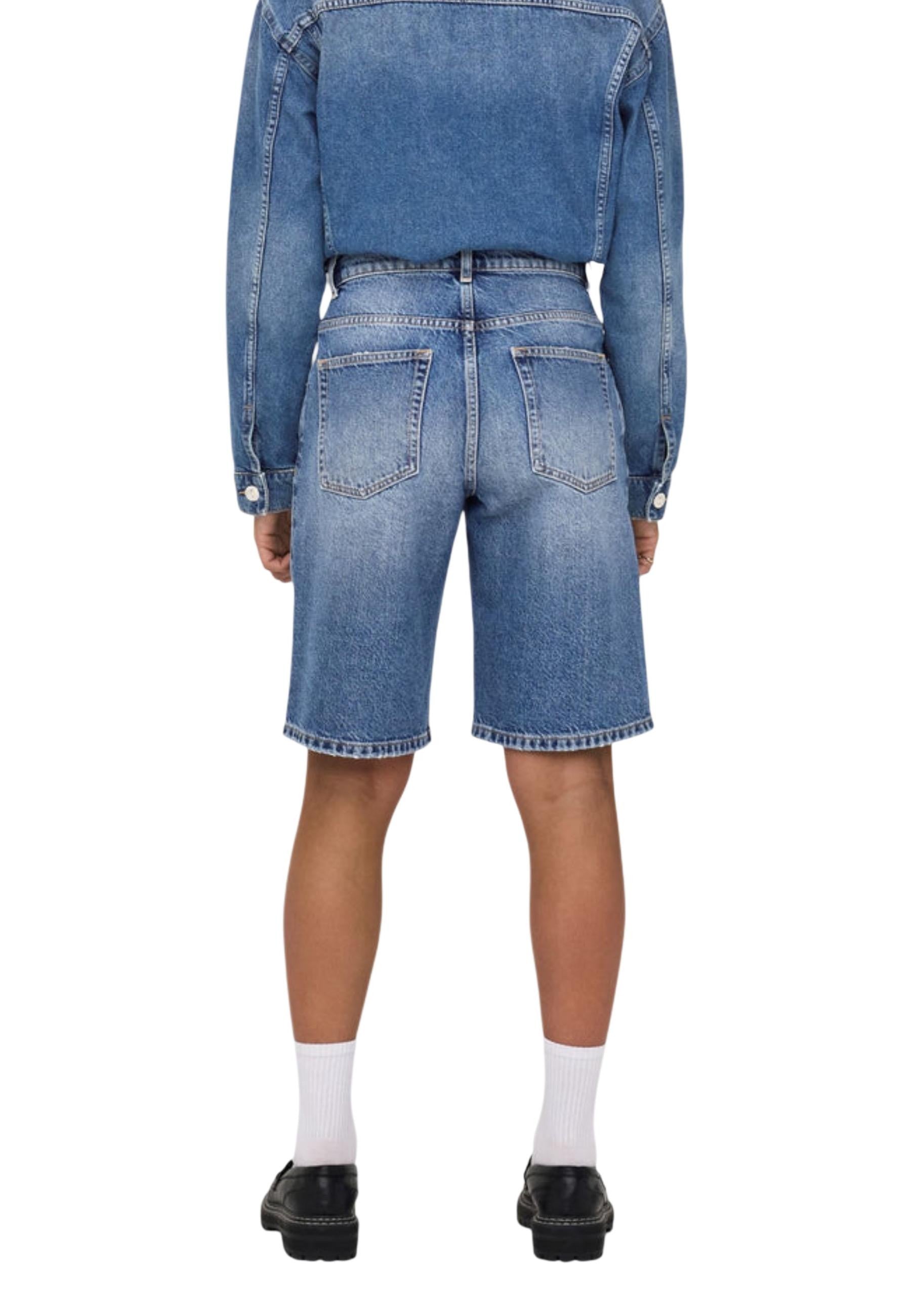 301636378.jpg