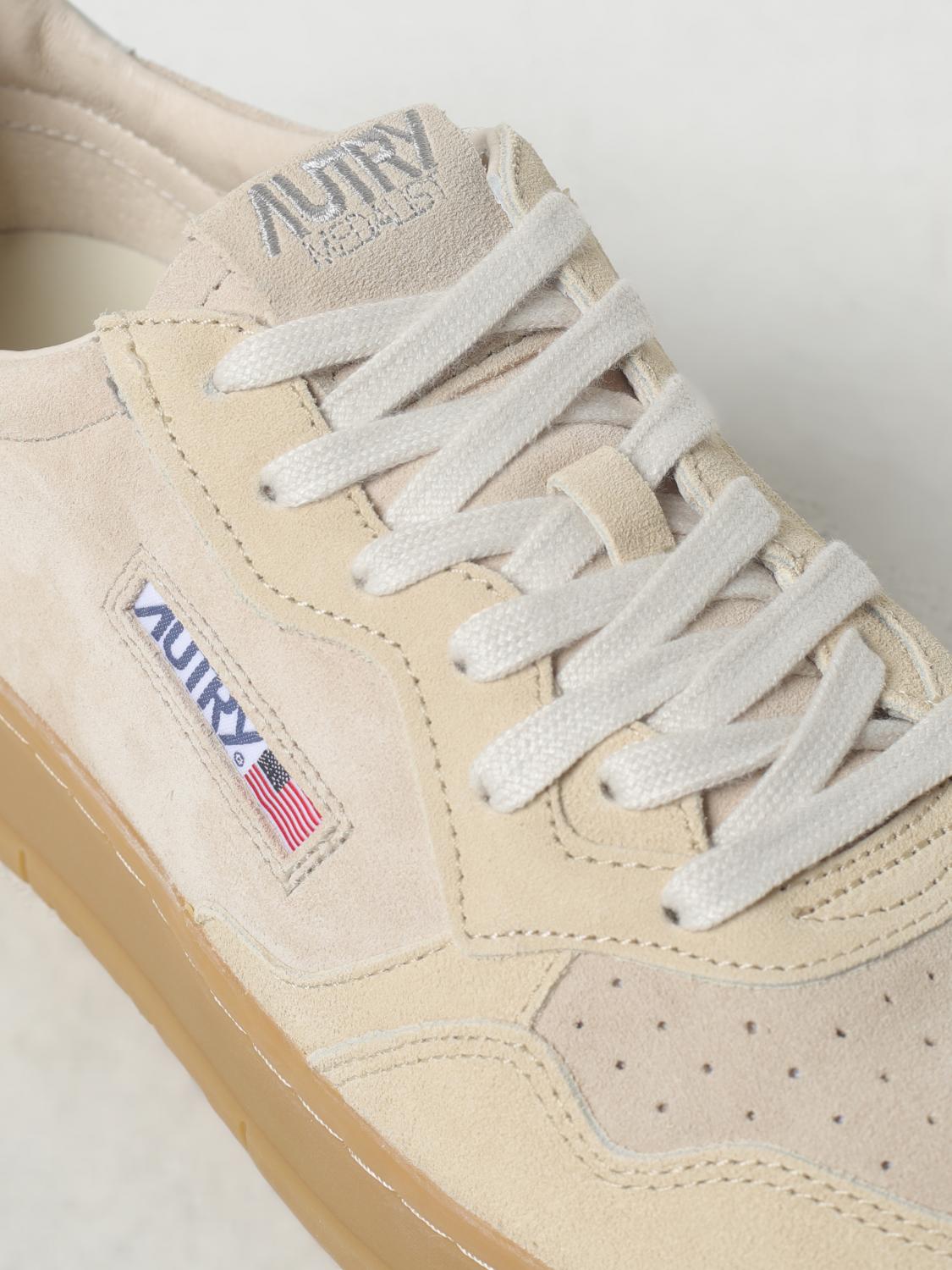 Medalist Low Top Sneaker