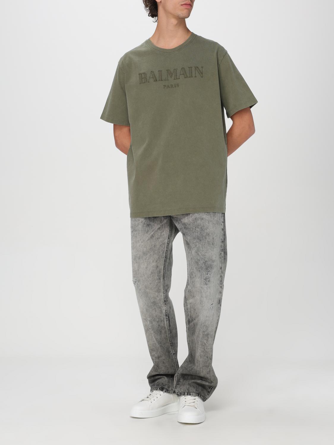 Relaxed Fit Distressed Jeans