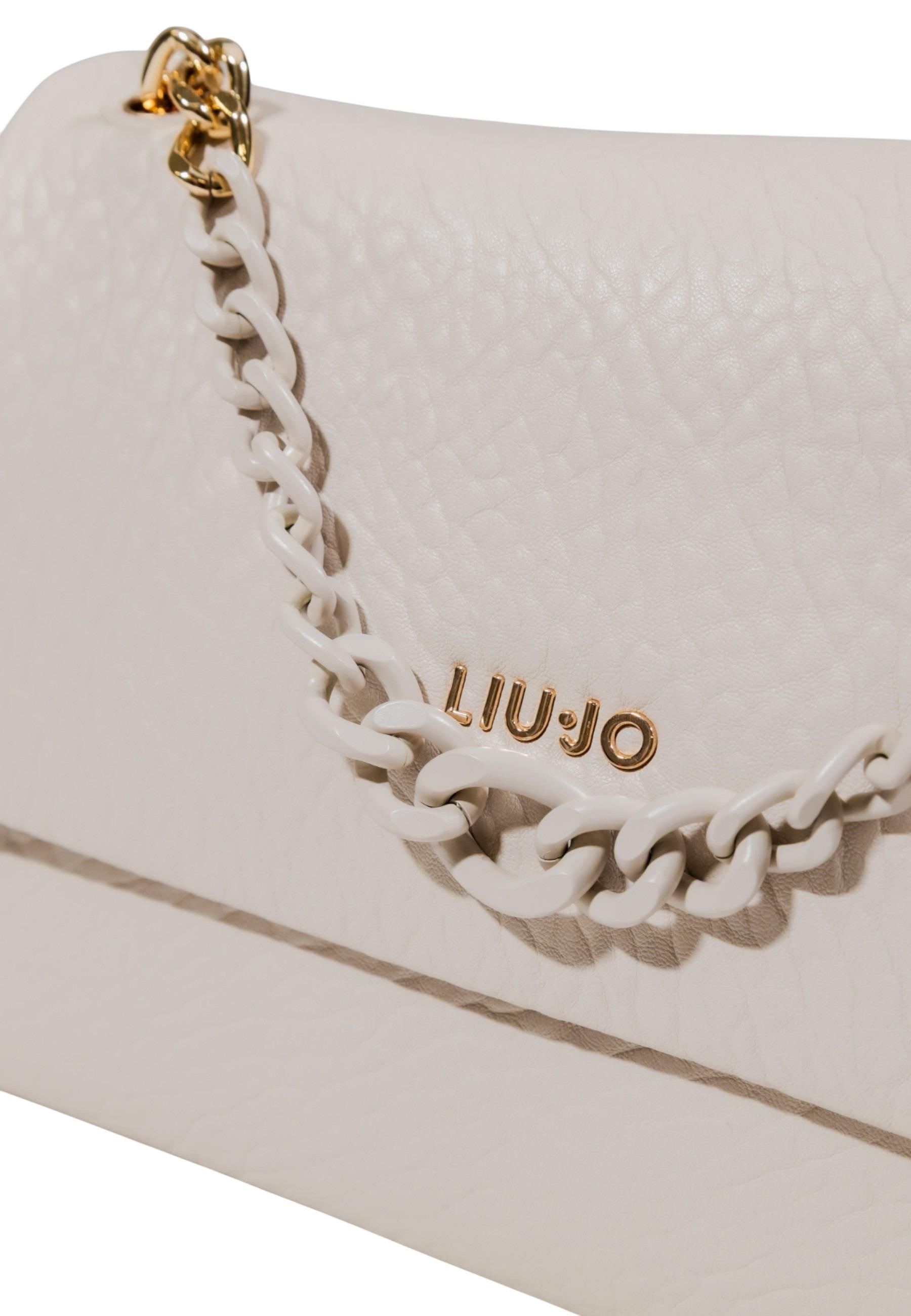 246449980.jpg