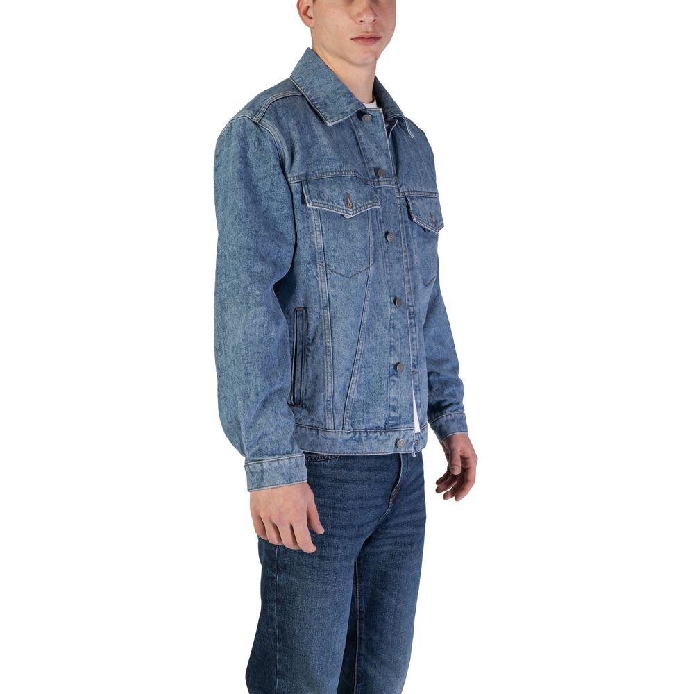 293048372.jpg