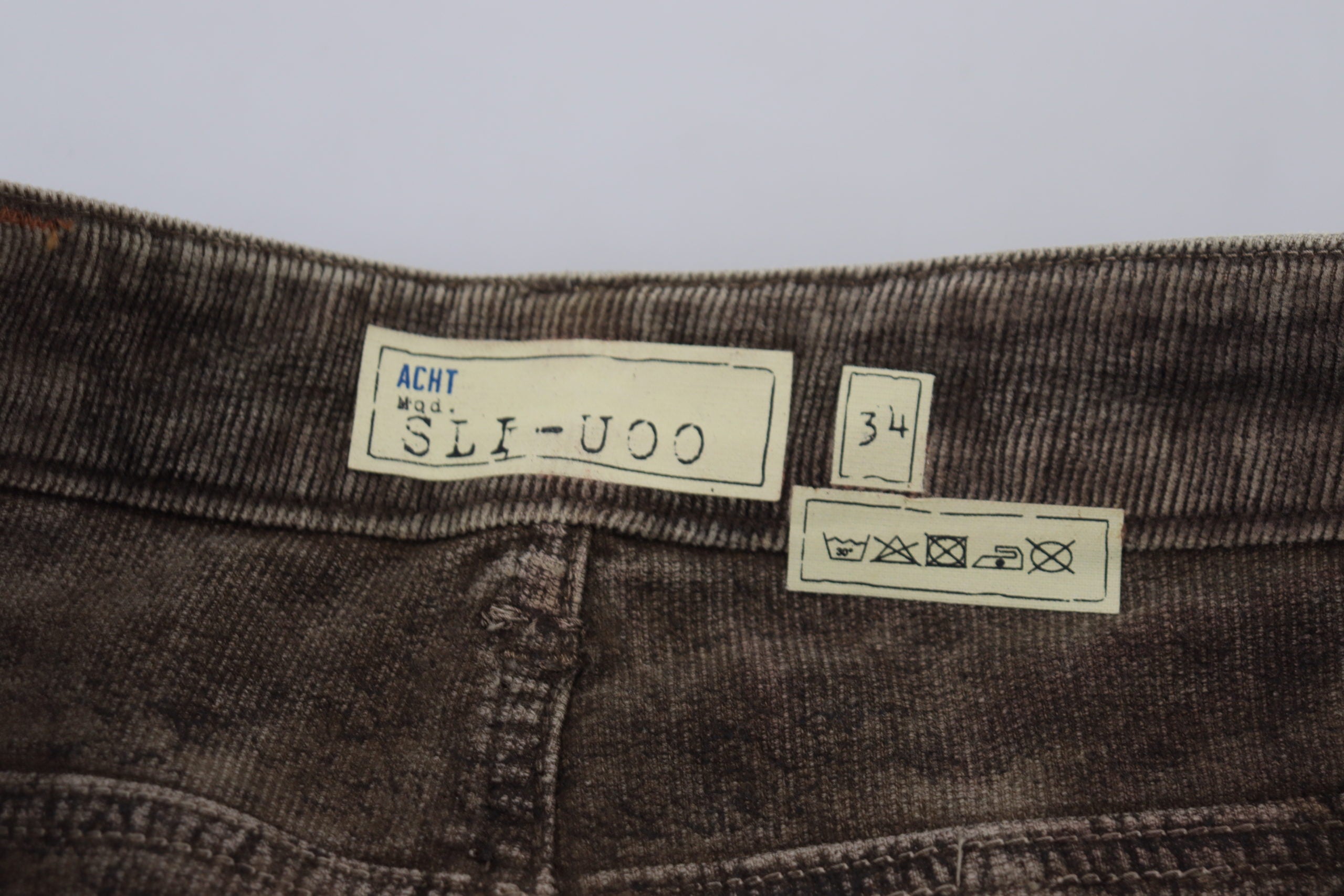 293123812.jpg