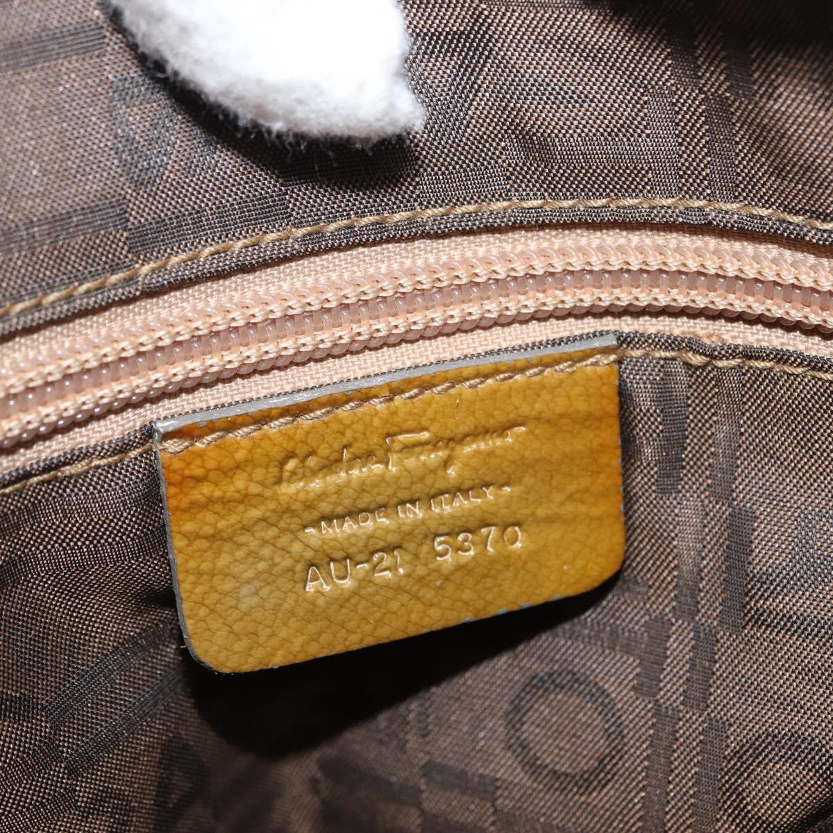 293234044.jpg