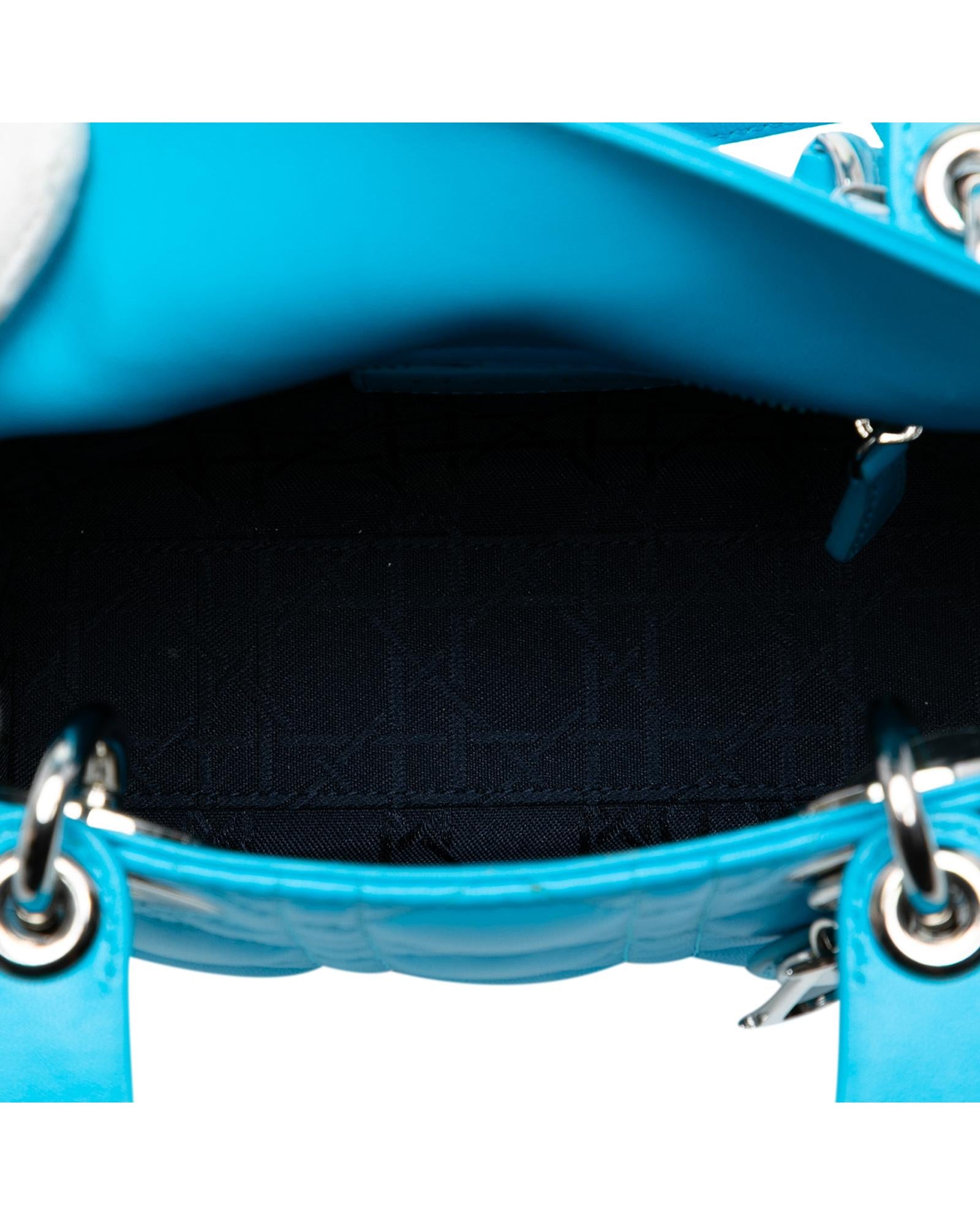 293423656.jpg