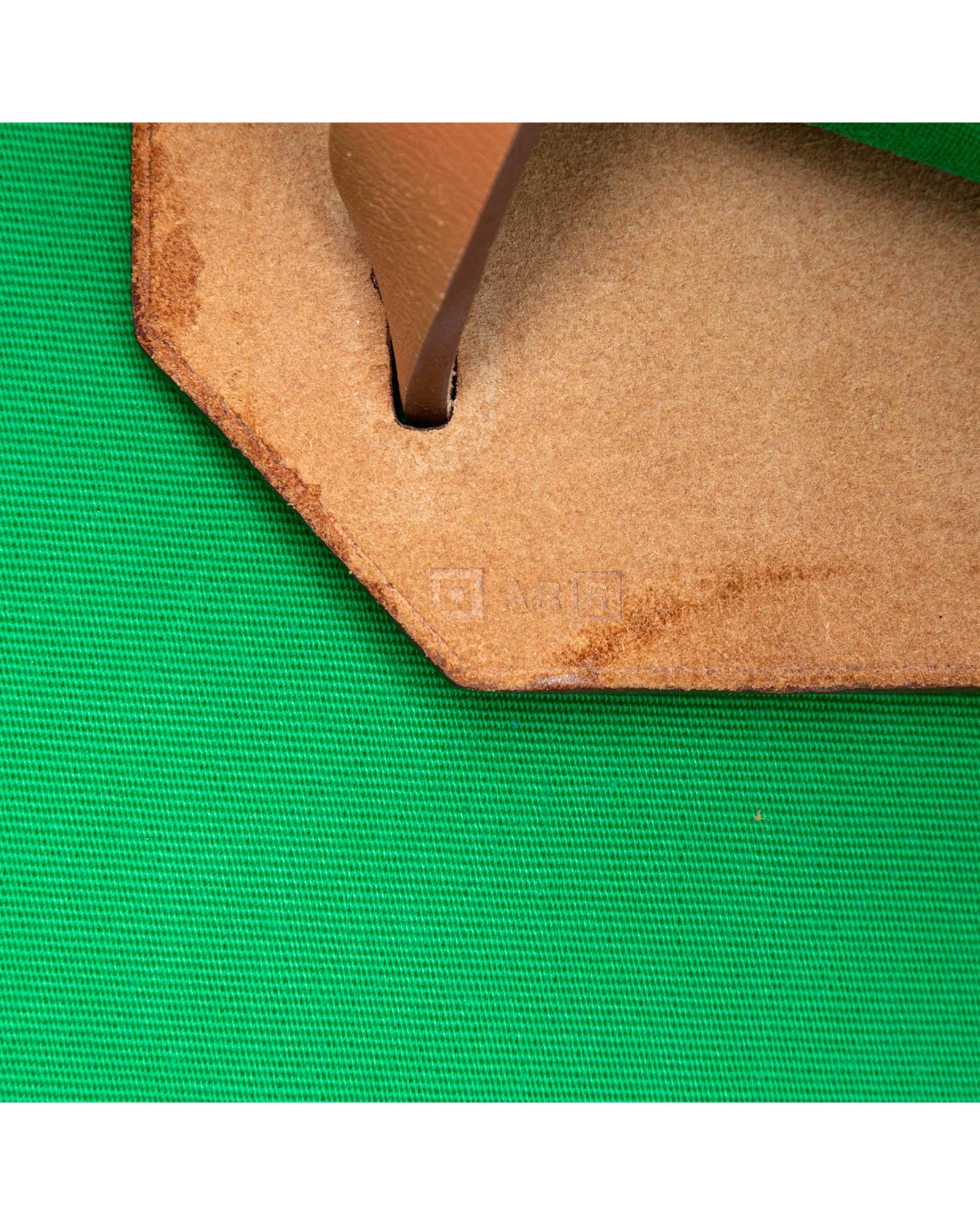 293484234.jpg