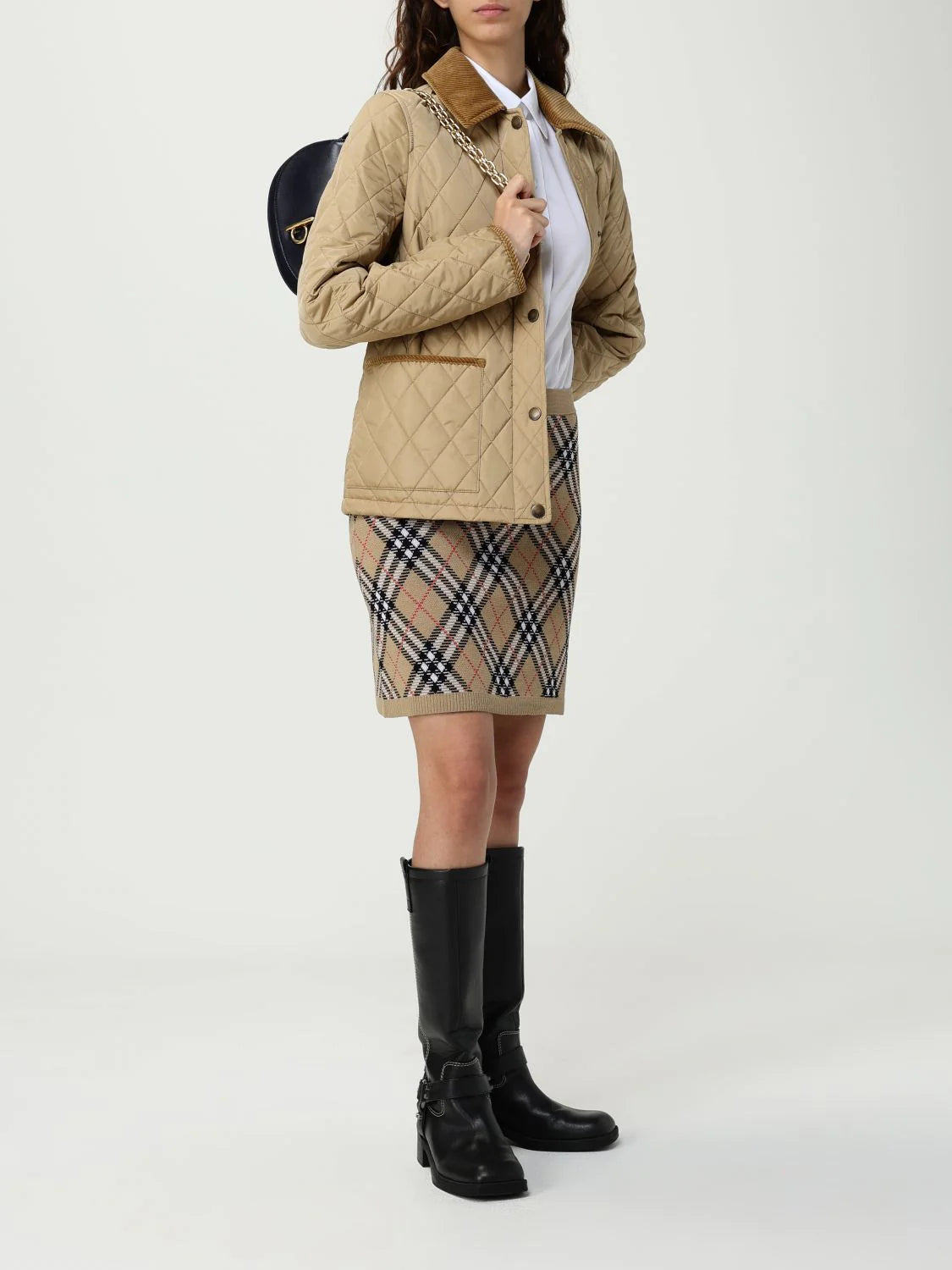 293683921.webp